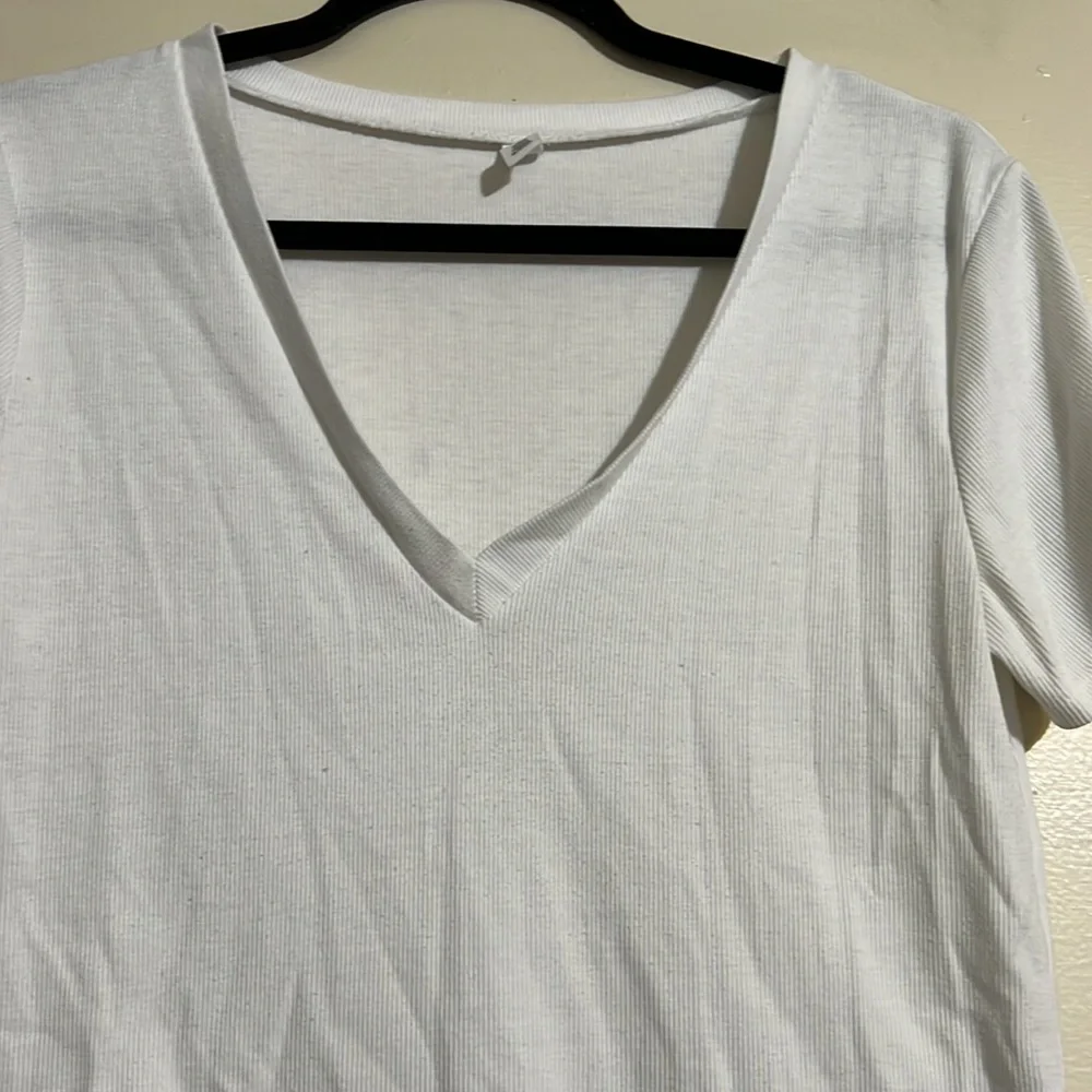 BP white basic tee - Picture 3 of 3